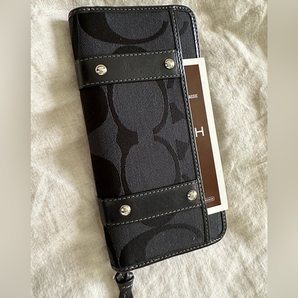 Coach wallet - Picture 3 of 3